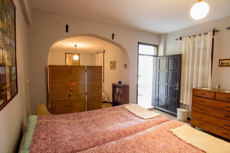 Family Room 2 single beds with other beds