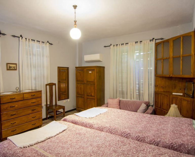 Family Room 2 single beds 