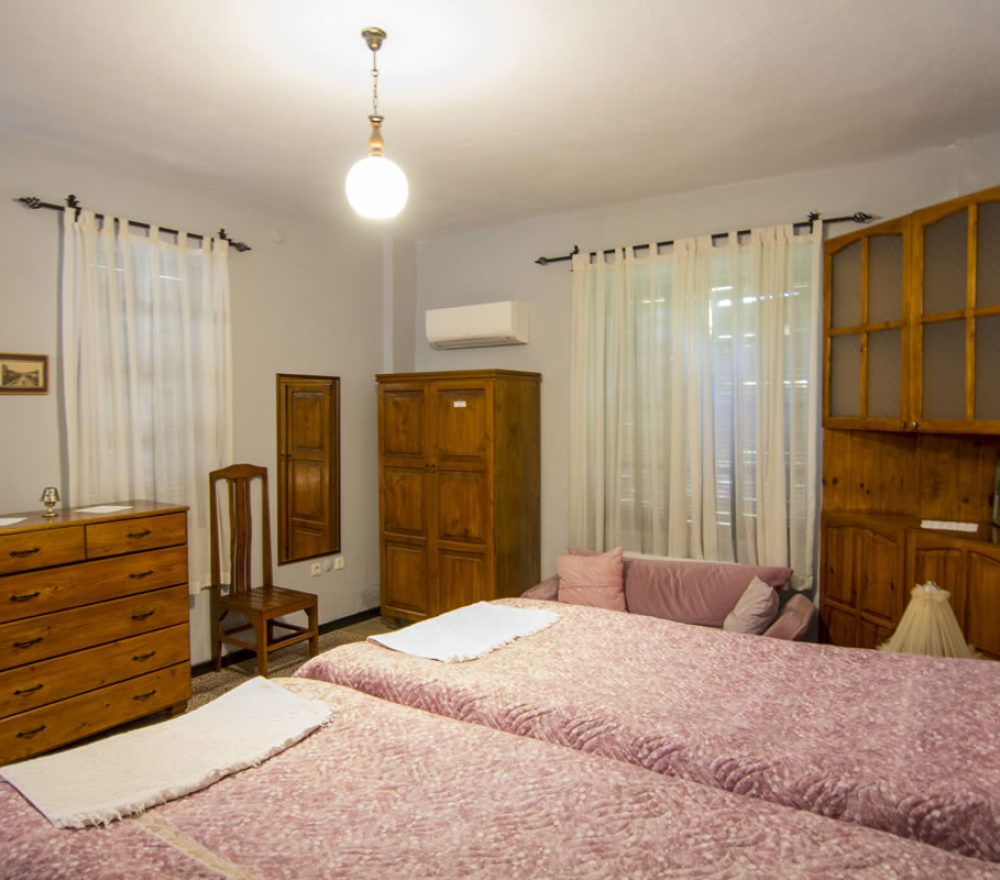 Family Room 2 single beds 