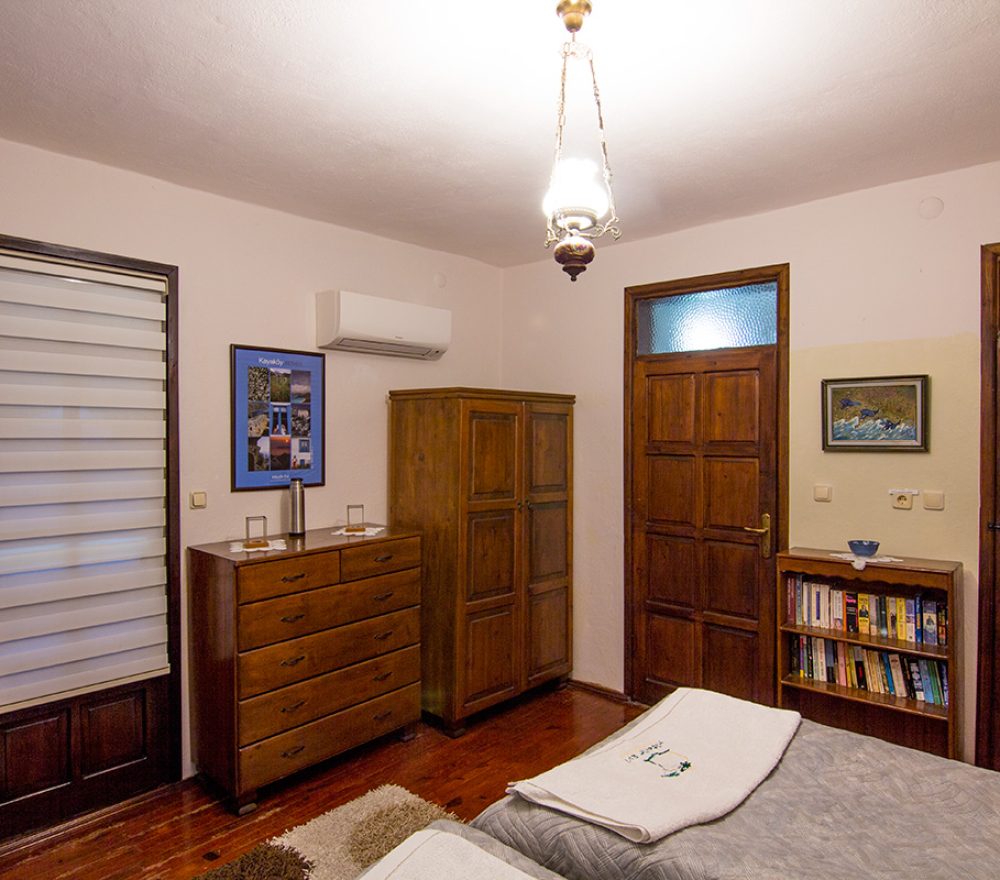 Standard Rooms with two single beds